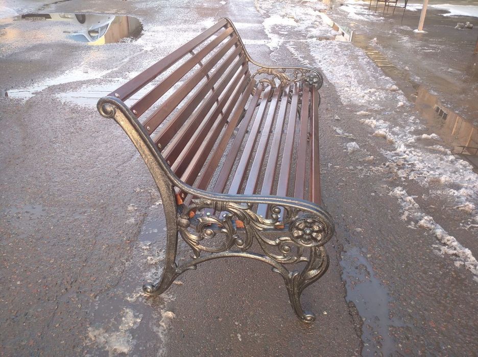 Чугунные скамейки