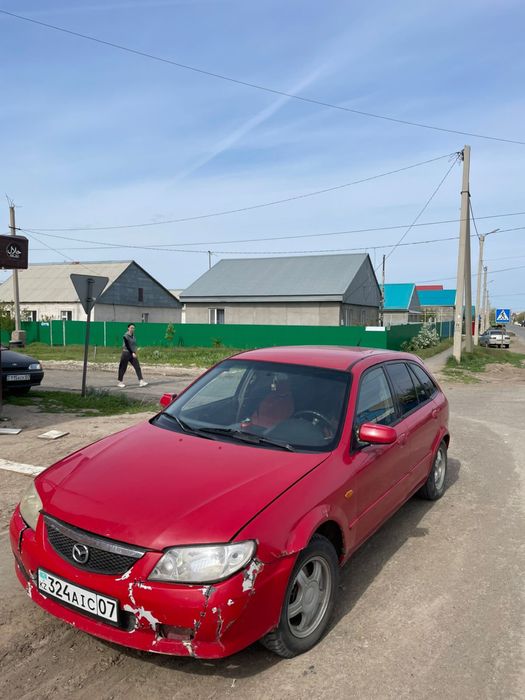 Продам машину Мазда 323