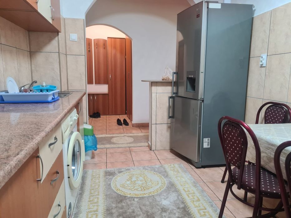 Inchiriez apartament 3 camere