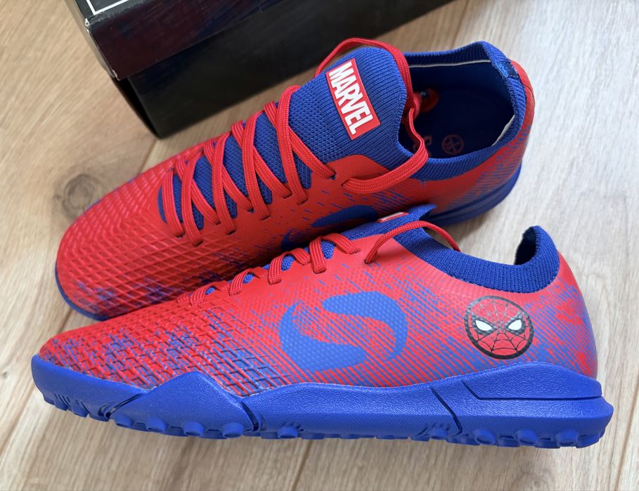 Sondico Marvel 33 размер стоножки футболни