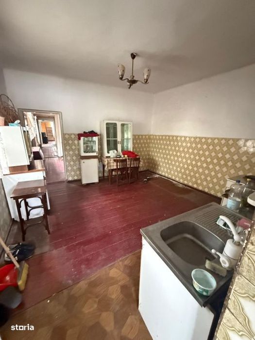 Casa batraneasca – teren 339 mp, zona Campia Islaz