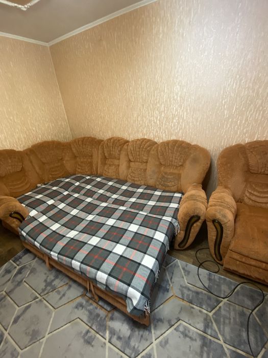 Продам диван с креслом