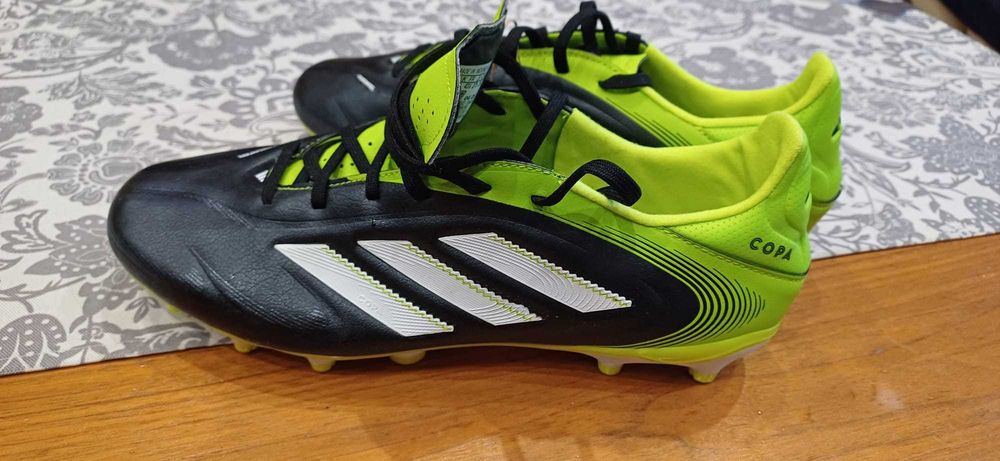 Ghete de fotbal marimea 43