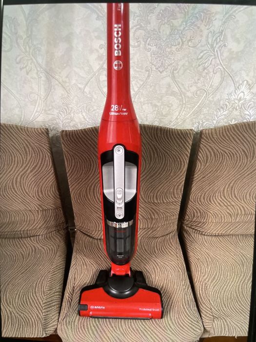 Продам пылесос вертикальныйBosch