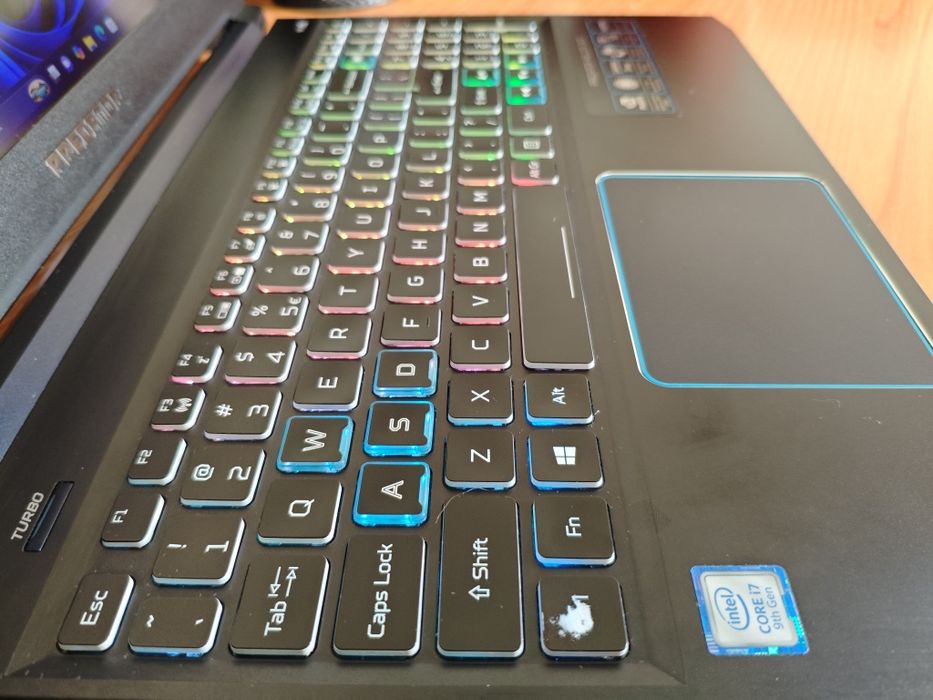 Продам Acer Predator Helios 300 (i7 9750H/ RTX 2060)