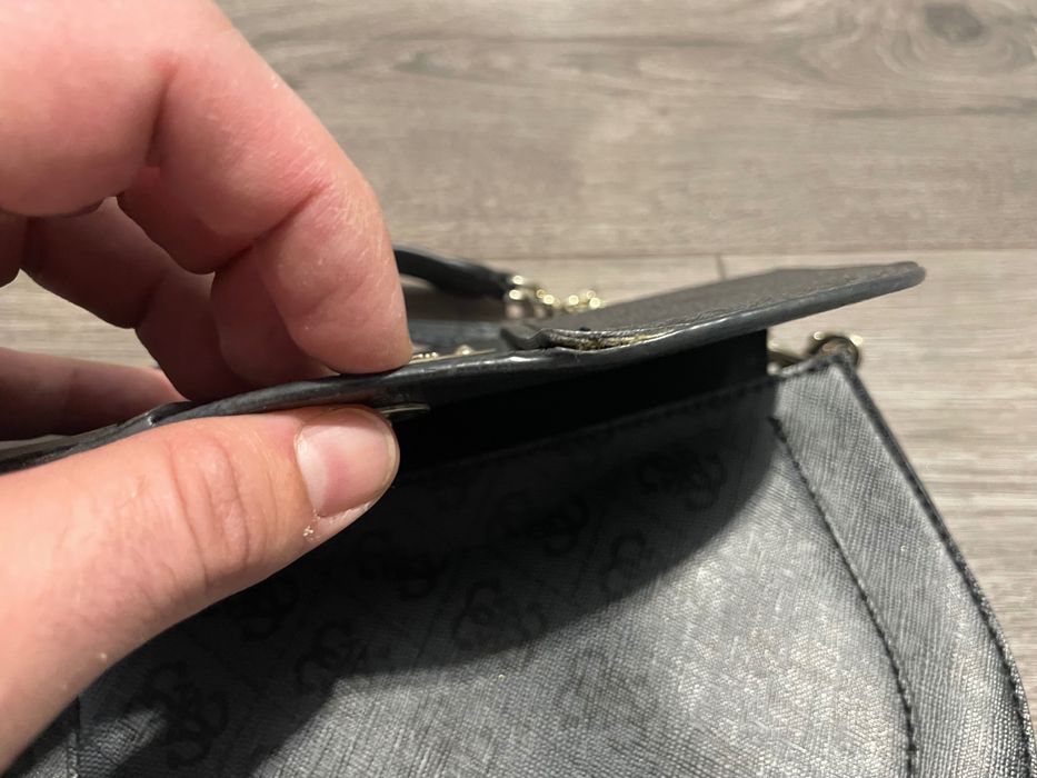 Дамска чанта Guess