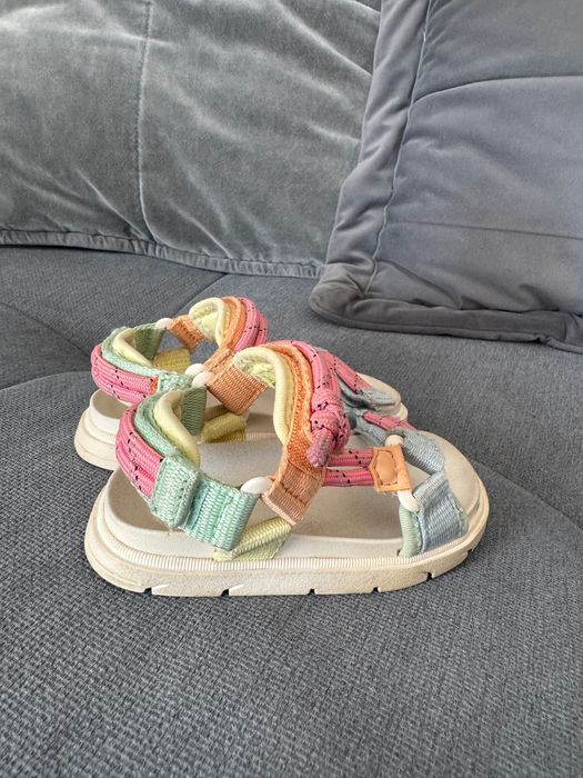 Сандали Zara 21 номер