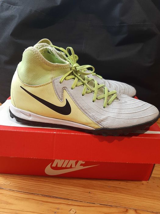 Футболни стоножки Nike Phantom Luna || Academy TF  номер 39