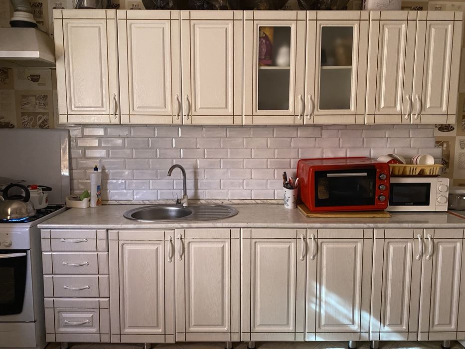 Кухни сатылады жағдайы жақсы 1жыл қолдандым таза