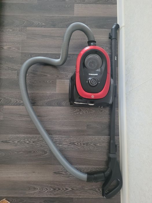 Продам пылесос рабочий на запчасти