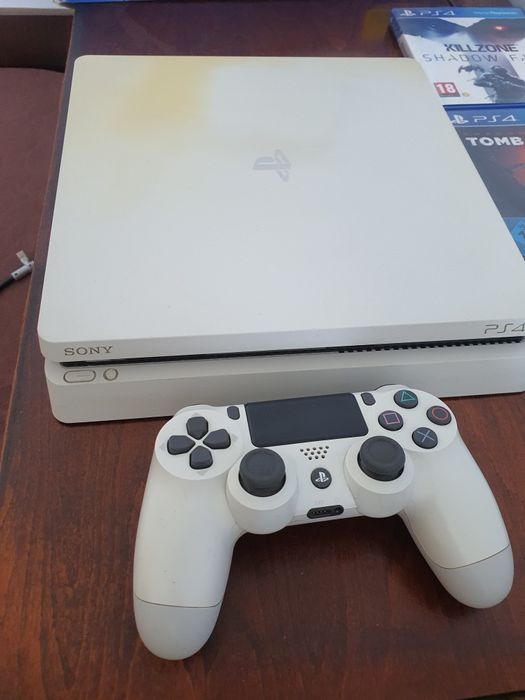 PS4 Slim  500GB бял