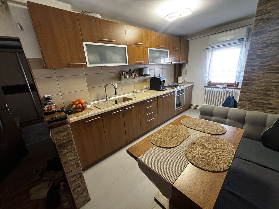 Mobila bucatarie completa cu toate utilitatlie