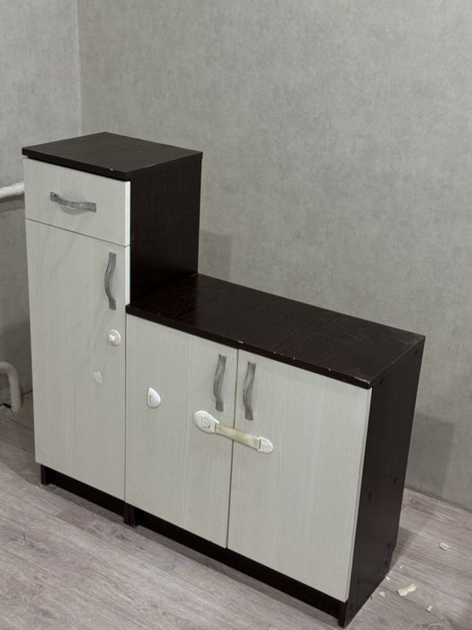 Продам прихожку из двух частей