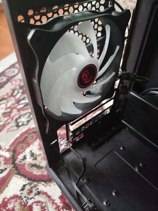 Продам корпус для компьютера