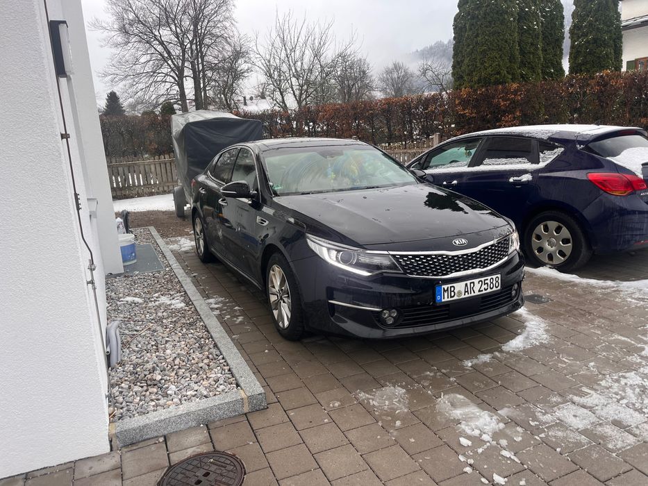 Kia optima,  preț fix mașina este disponibilă o săptămânală acest preț