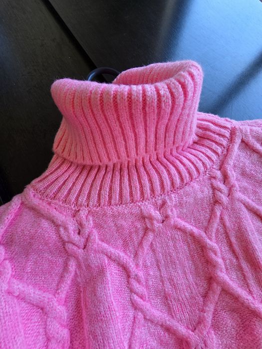 Розов дамски пуловер
