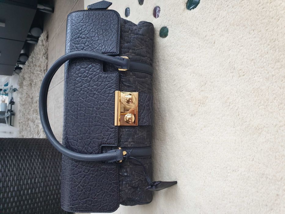 Luis Vuitton poşetă model  Volupte Psyche limited edition.