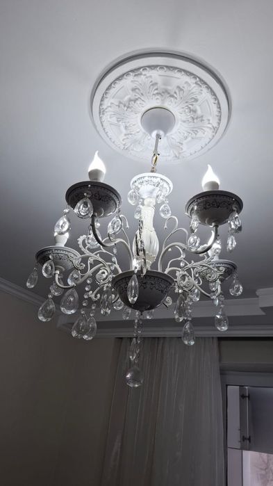 Срочно продам люстры