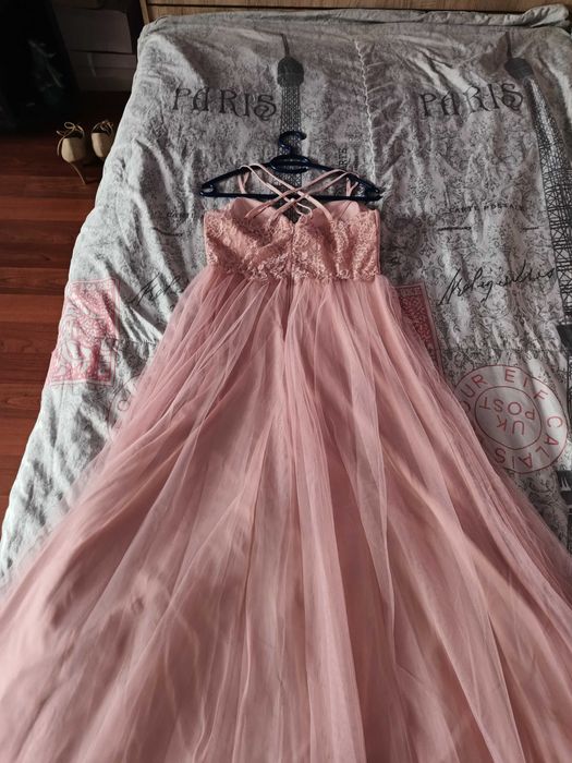 Рокля в бледо розово