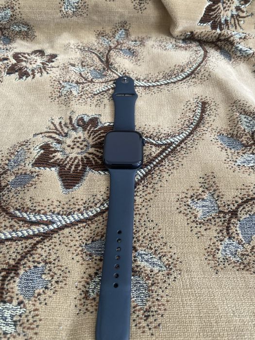 Продам Apple Watch SE Gen 2023