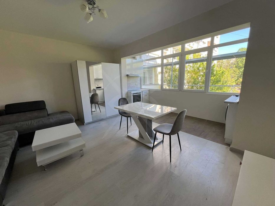 Двустаен обзаведен в Южен