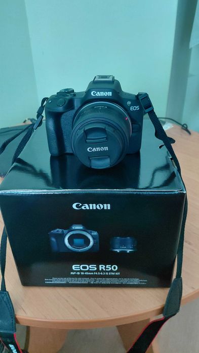 Фотоапарат Canon EOS R50