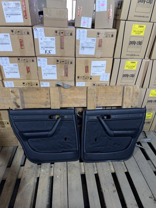 Обшивки дверные Audi 100