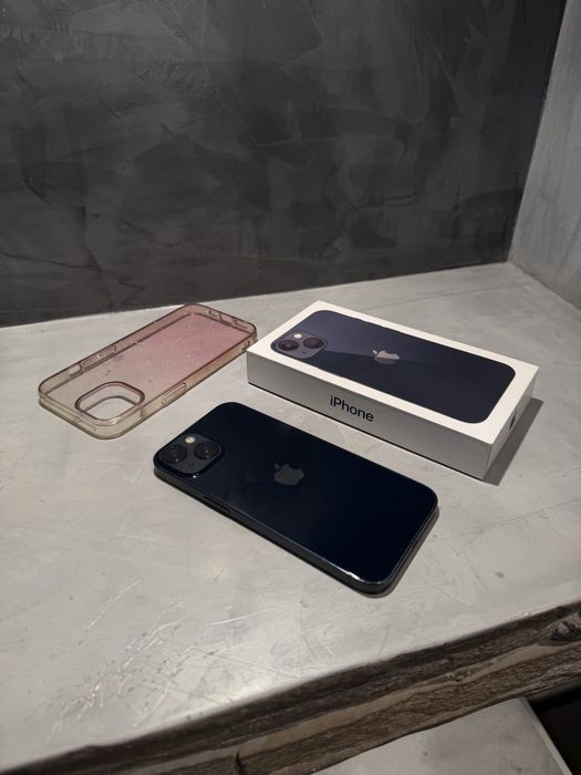 Перфектен Iphone 13  Midnight + подаръци