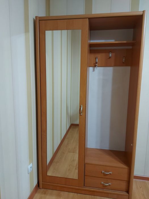 Шкаф в прихожую.