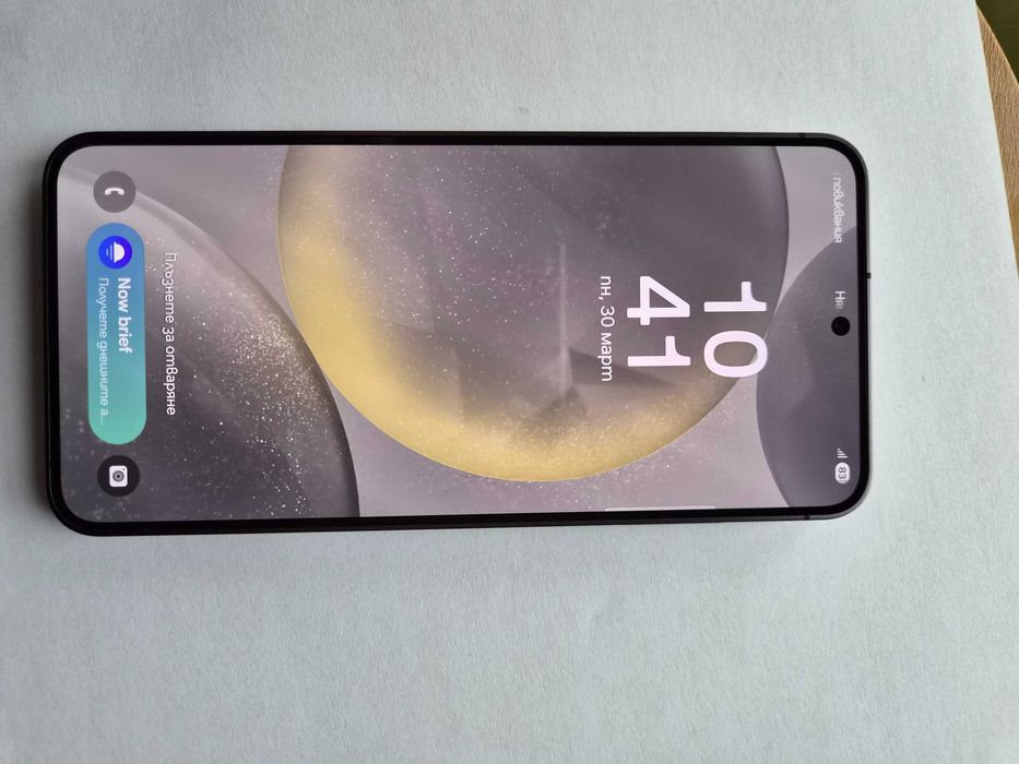 Продавам телефон Samsung Galaxy S24 8Gb/256GB Onyx Black  като нов