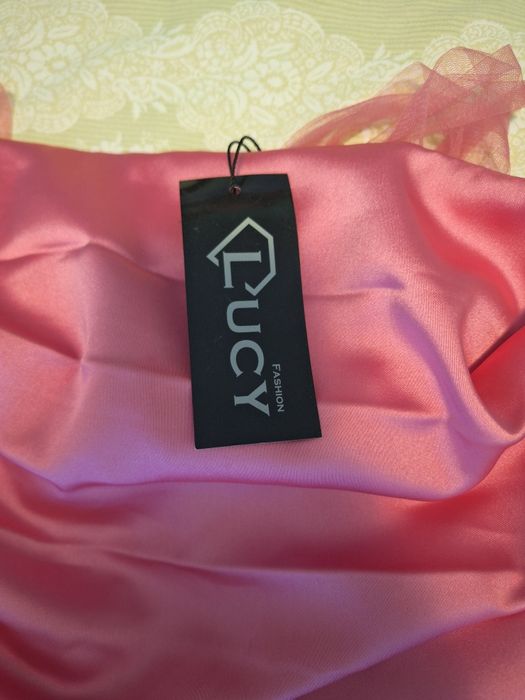 Елегантна рокля на Lucy