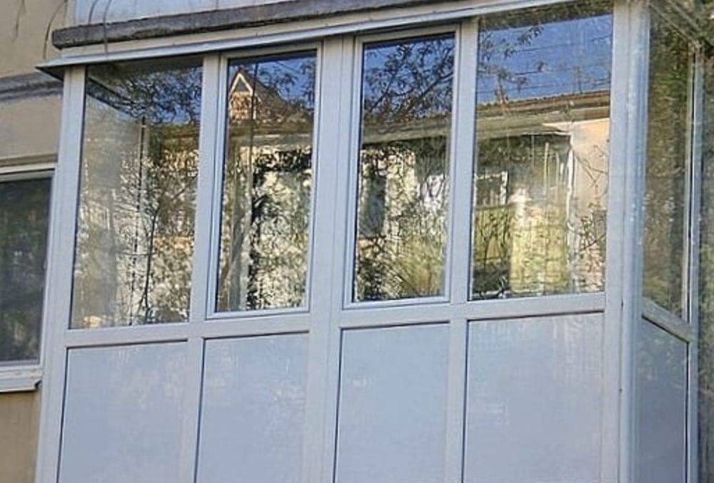 Москитные сетки.  Ремонт и обслуживание пластиковых окон и дверей