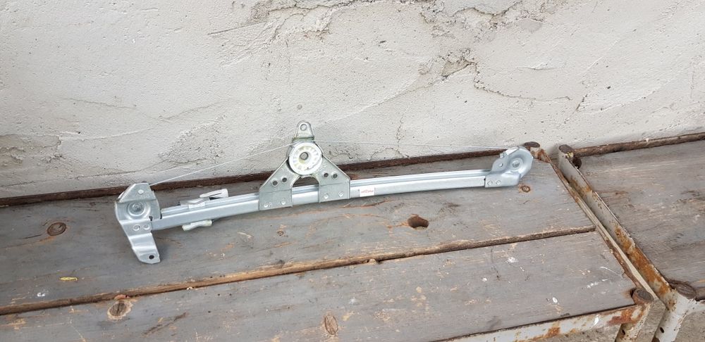 Macara Dreapta Spate Mercedes C Class C180 C200 C220 W202