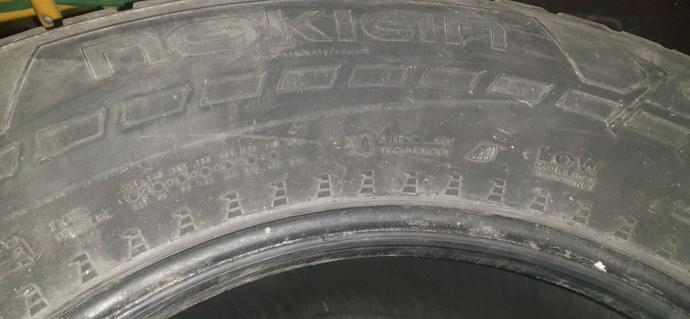 Продам шины на 18