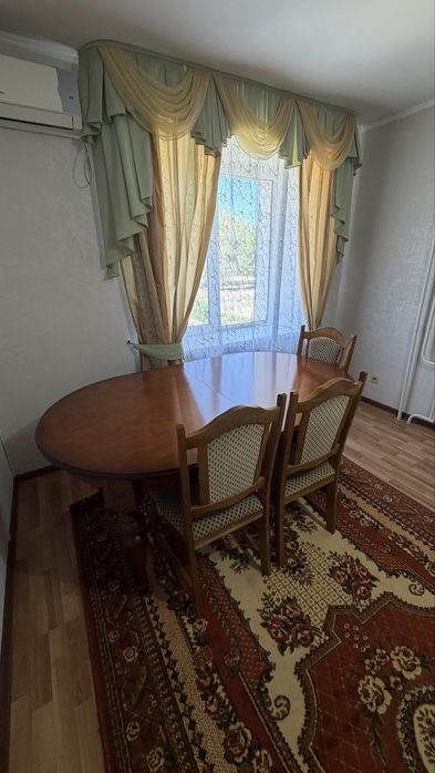 Продам диван стол стулья