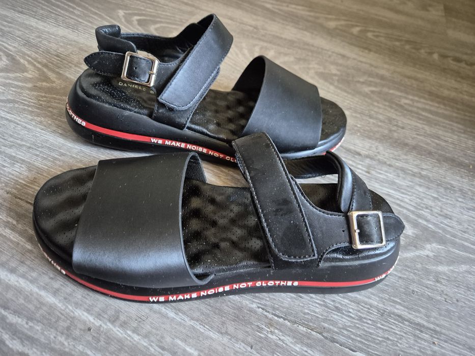 Обувки Guess,маратонки Пума,Сандали Пауло Ботичели