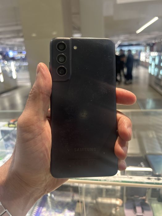 Samsung S21 F на 128 гиг