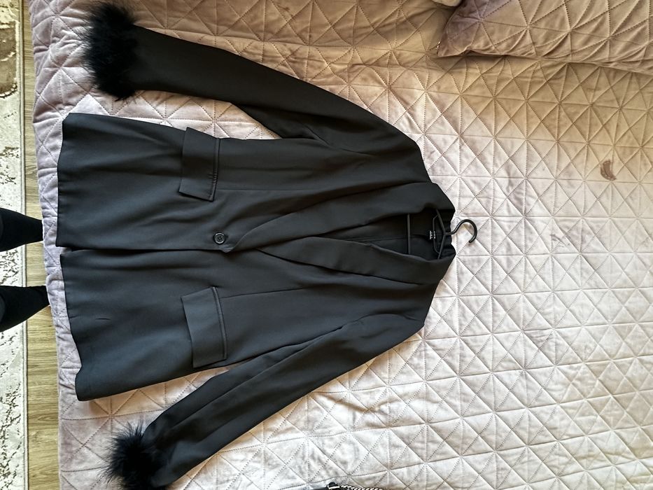 Черно сако с пера