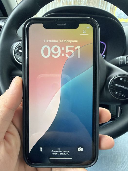 Продам Айфон 11.
