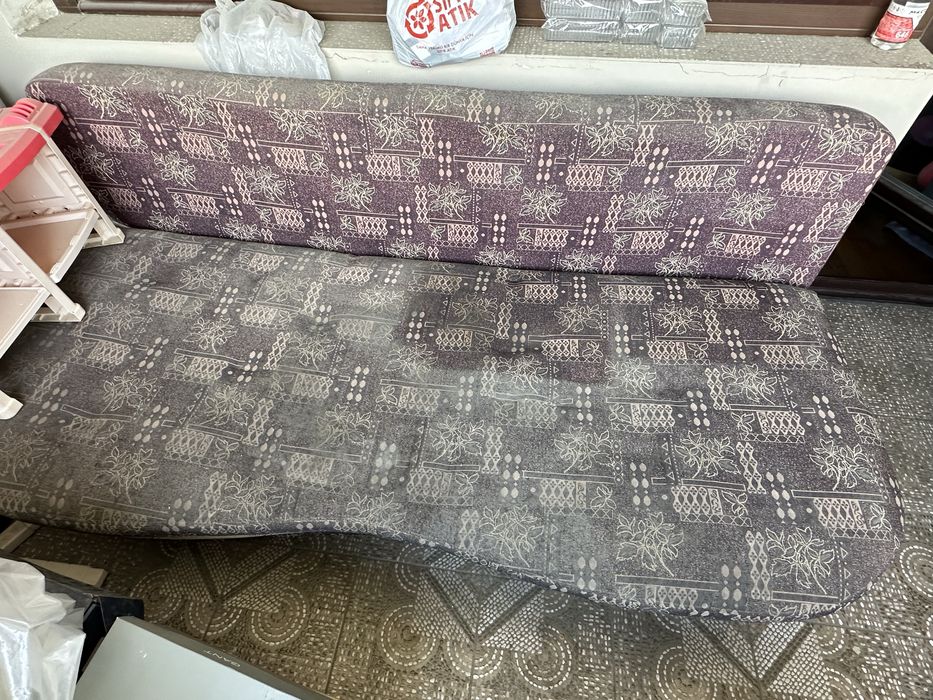 Отдам диван бесплатно. СРОЧНО