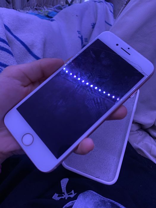 iPhone 8 продам