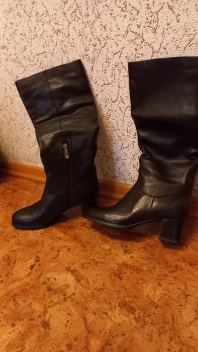 Женские сапоги новые