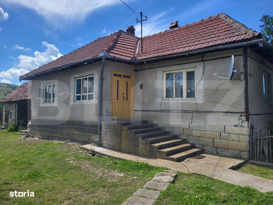 Casa in Cornesti jud Cluj cu tern aferent 4200mp