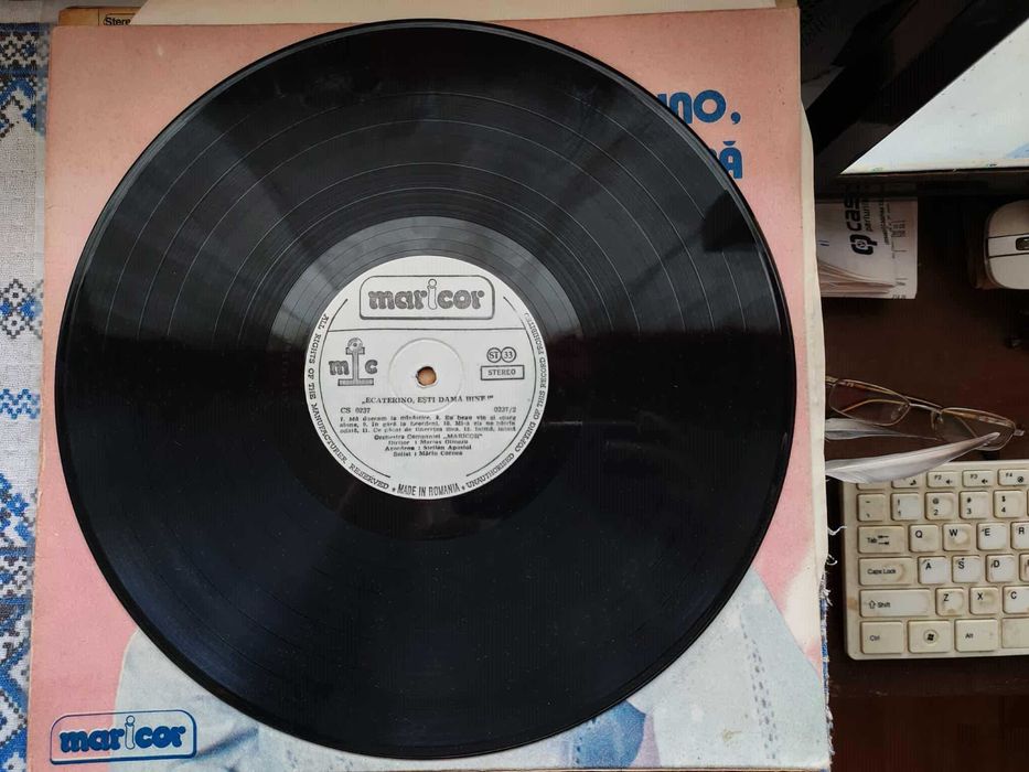 Discuri vinyl romanesti