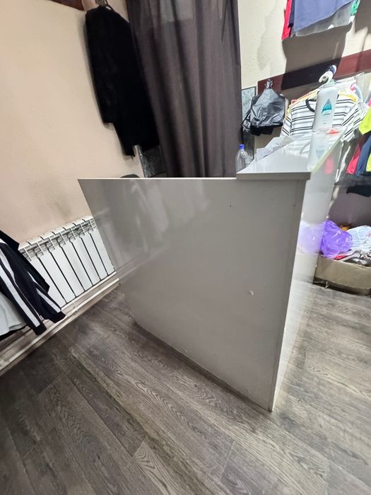 Продается срочно стол касса для магазина