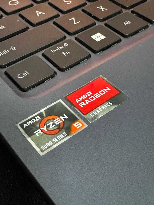 Laptop ASUS VivoBook AMD Ryzen 5 5600H 8GB, 1Tb SSD, AMD Radeon OLED