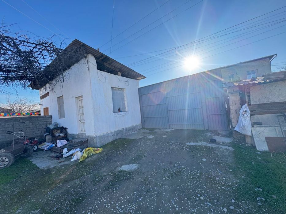 Sirdaryo shahar Dostlik mahallasida 9 soth hovli sotiladi