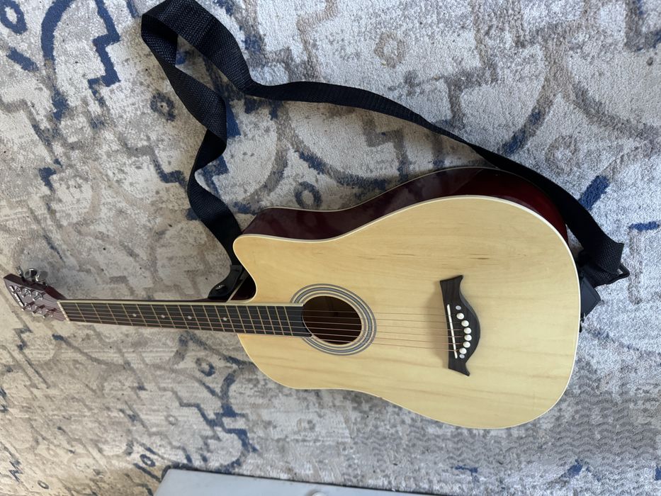 Гитара Yamaha Gitara