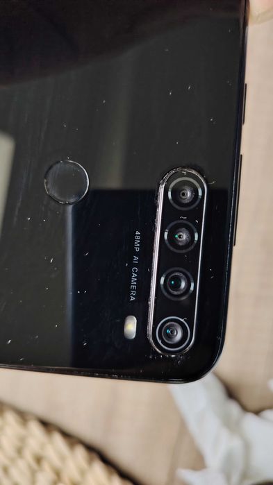 Продавам Redmi Note 8