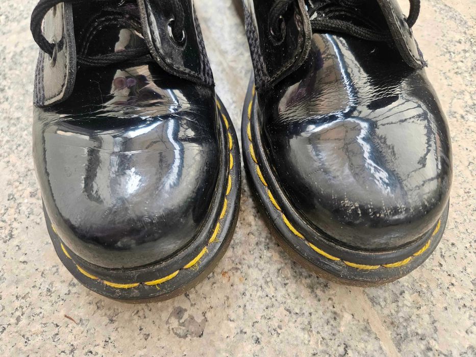 Dr Martens черни лачени детски обувки